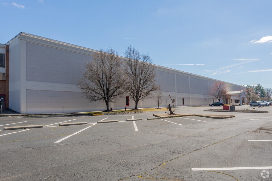 More Photos Of 14140 N Washington Hwy, Ashland Distribution For Lease