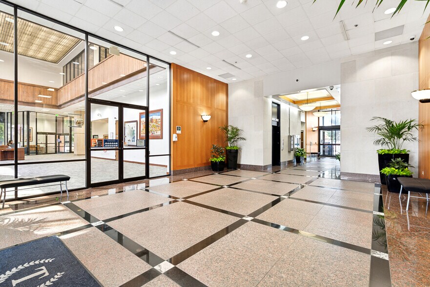 More Photos Of 1100 NE Loop 410, San Antonio Office For Lease