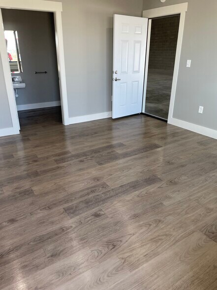 More Photos Of 3038 Elizabeth St, Nicholasville Light Distribution For Lease