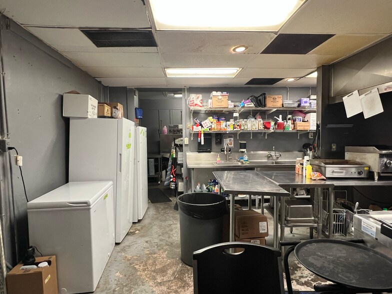 More Photos Of 821 W Broadway St, Muskogee Restaurant For Sale