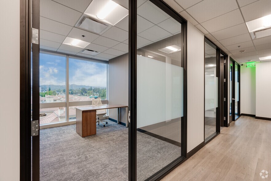 More Photos Of 301 N Lake Ave, Pasadena Office For Lease