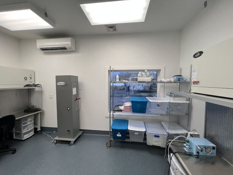 More Photos Of 393 Soundview Rd, Guilford Warehouse For Sale