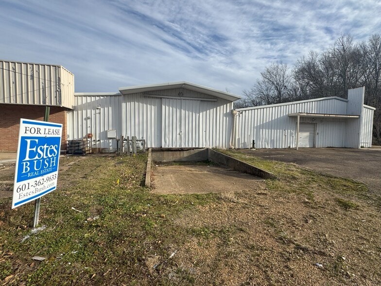 More Photos Of 111-117 Briarwood Dr, Jackson Warehouse For Lease