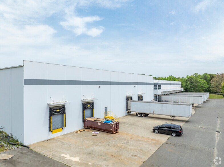More Photos Of 6900 Morris Estate Dr, Charlotte Manufacturing For Lease