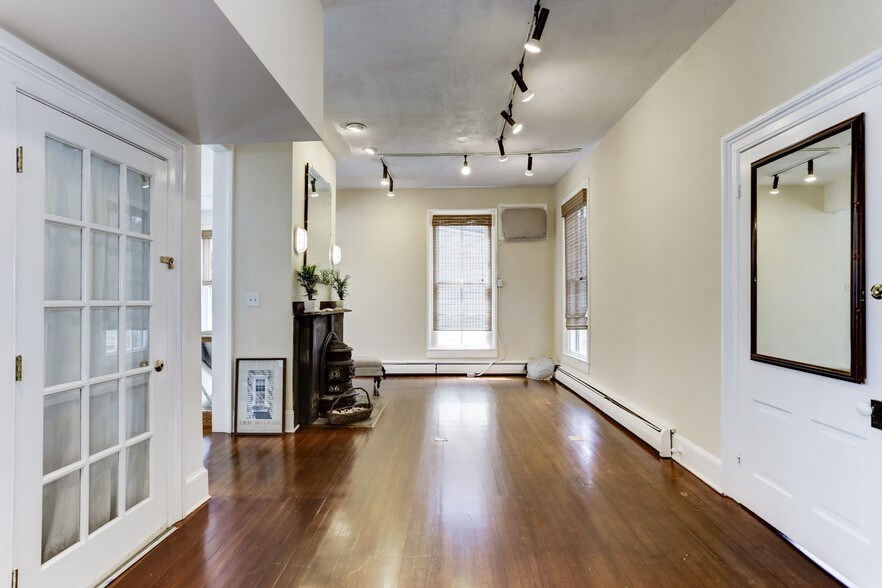 More Photos Of 214 Talbot St, Saint Michaels Storefront Retail Residential For Lease