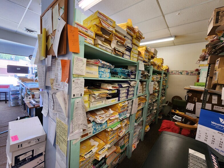 More Photos Of 2104 Main St, Emmetsburg Office Residential For Sale