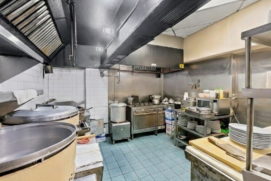 More Photos Of 2165-2171 N Milwaukee Ave, Chicago Storefront Retail Residential For Lease