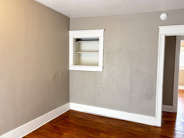 More Photos Of 146 N Logan St, Denver Specialty For Sale