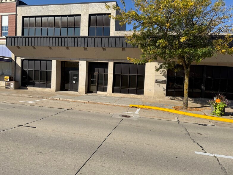 More Photos Of 1001 Superior Ave, Tomah General Retail For Sale