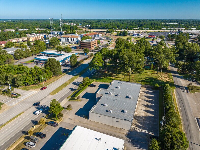 More Photos Of 1288 Sycamore View Rd, Memphis Medical For Sale
