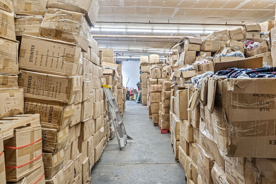 More Photos Of 15 N 15th St, Brooklyn Warehouse For Lease