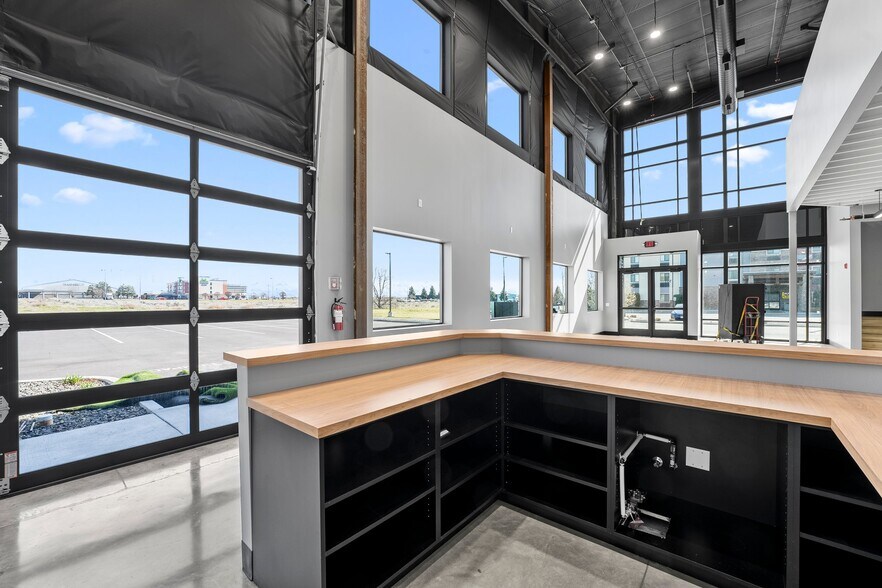 More Photos Of 6902 Rodeo Dr, Pasco Flex For Lease