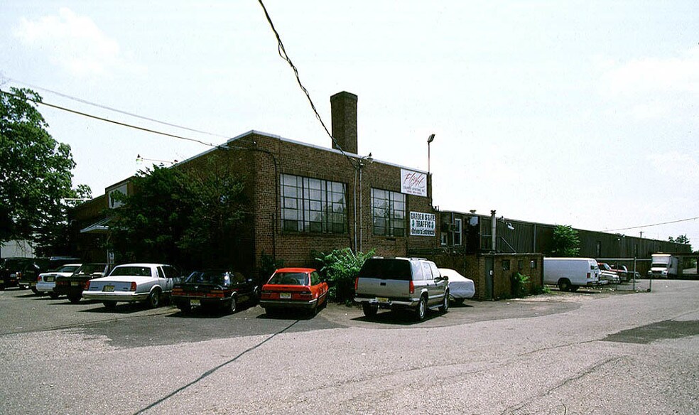 More Photos Of 460 W Hillside Ave, Hillside Warehouse For Lease