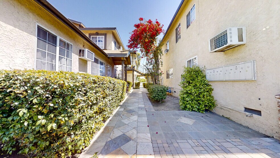 More Photos Of 13226 Paxton St, Pacoima Apartments For Sale