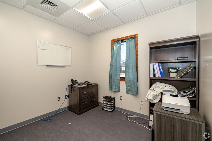 More Photos Of 108-114 S Main St, Hillsboro General Retail For Sale