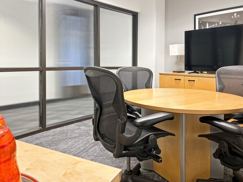 More Photos Of 1000 N West St, Wilmington Coworking Space