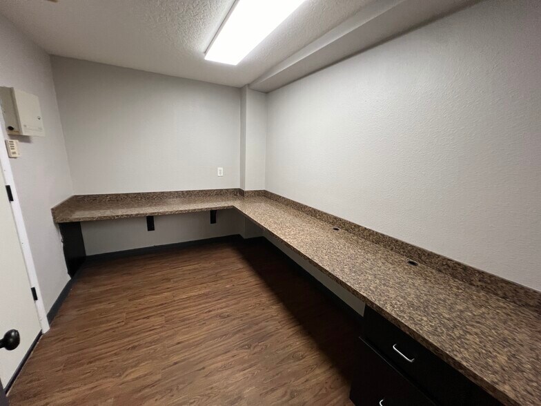 More Photos Of 512 S Dale Mabry Hwy, Tampa Office For Sale