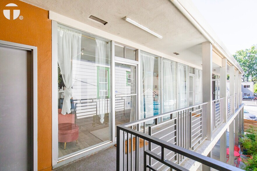 More Photos Of 2612 J St, Sacramento General Retail For Lease