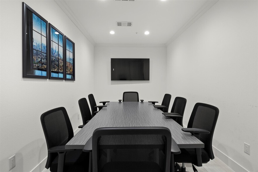 More Photos Of 2681 MacArthur Blvd, Lewisville Office For Sale