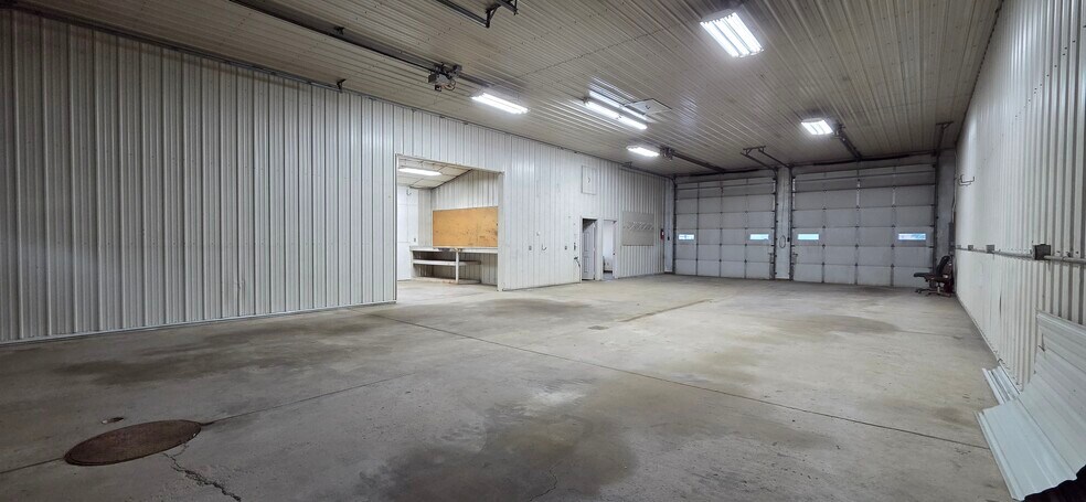 More Photos Of 121 Myrtle Ave S, Annandale Industrial For Sale