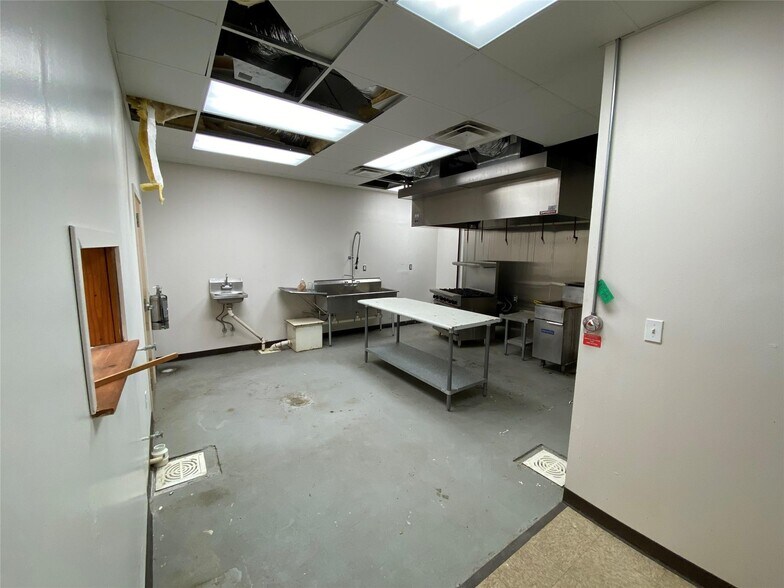 More Photos Of 2099 Highway 532, Dubberly Service Station For Sale