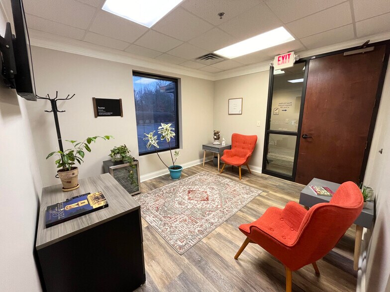More Photos Of 7112 Crossroads Blvd, Brentwood Office For Lease