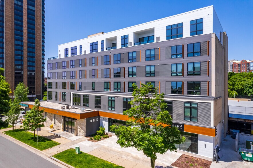 More Photos Of 916 E State St, Milwaukee Apartments For Lease