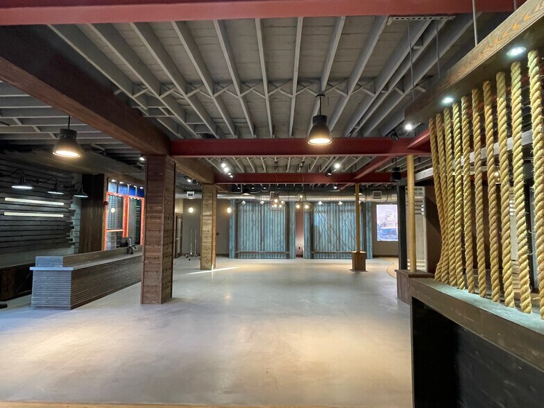 More Photos Of 240 3rd St S, Jacksonville Beach Storefront Retail Office For Lease