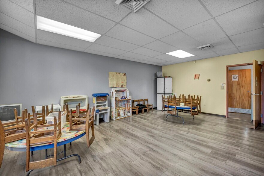 More Photos Of 15715 Libby Rd, Maple Heights General Retail For Sale