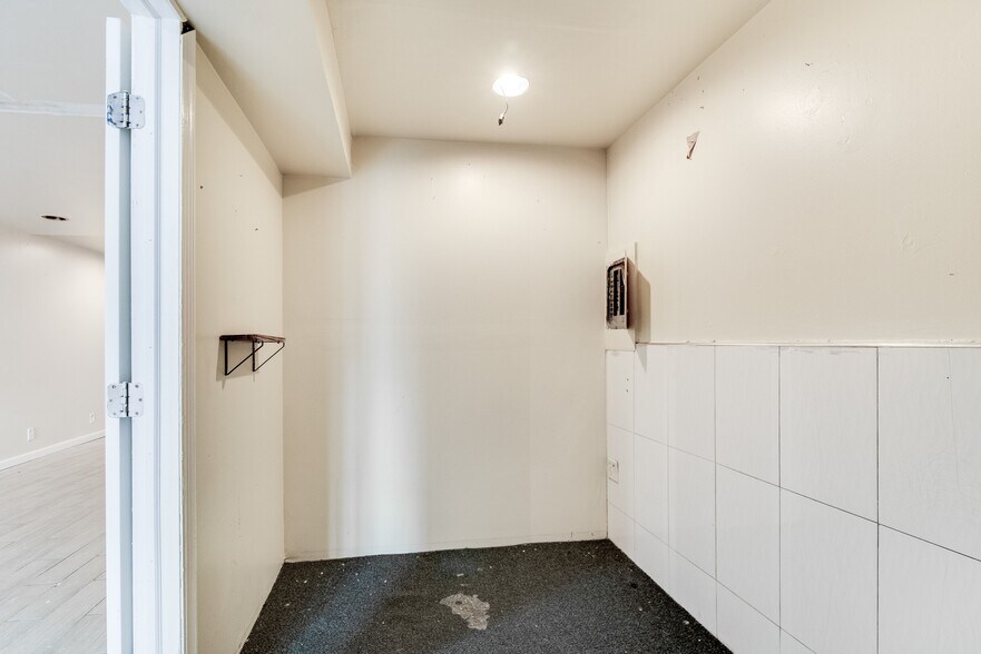 More Photos Of 301 E Houston St, New York Apartments For Sale