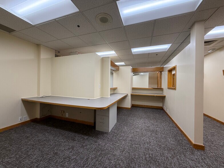 More Photos Of 33 Bartlett St, Lowell Medical For Lease