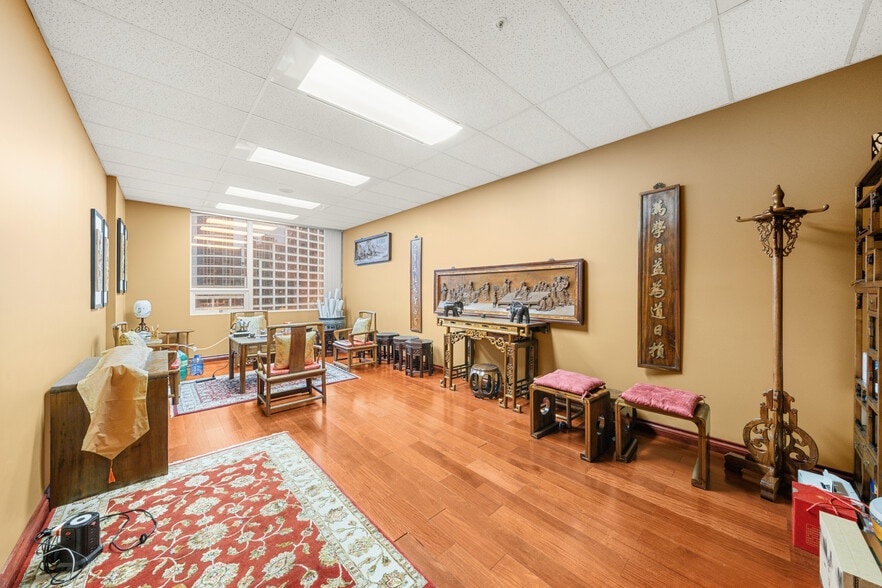 More Photos Of 837 Hastings St W, Vancouver Apartments For Sale