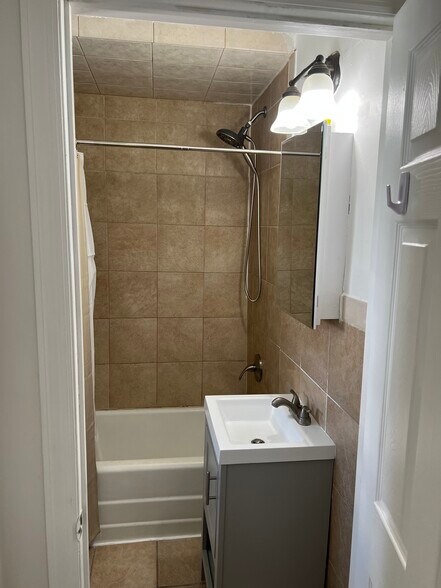 More Photos Of 31 Saint Andrews Pl, Yonkers Apartments For Sale