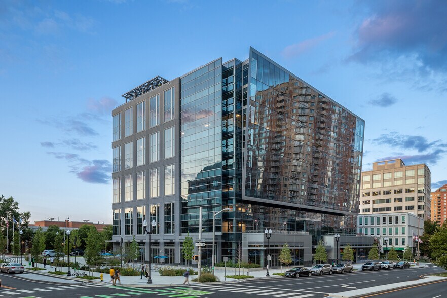 More Photos Of 3901 N Fairfax Dr, Arlington Office For Lease