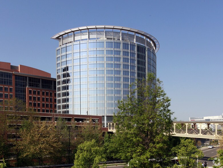 More Photos Of 1850 Towers Crescent Plz, Vienna Office For Lease