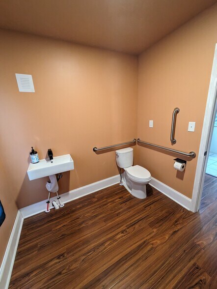 More Photos Of 4208 Bainbridge Blvd, Chesapeake Coworking Space