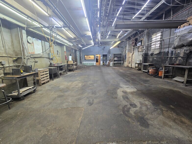 More Photos Of 224 Glenwood Ave, Bloomfield Warehouse For Lease