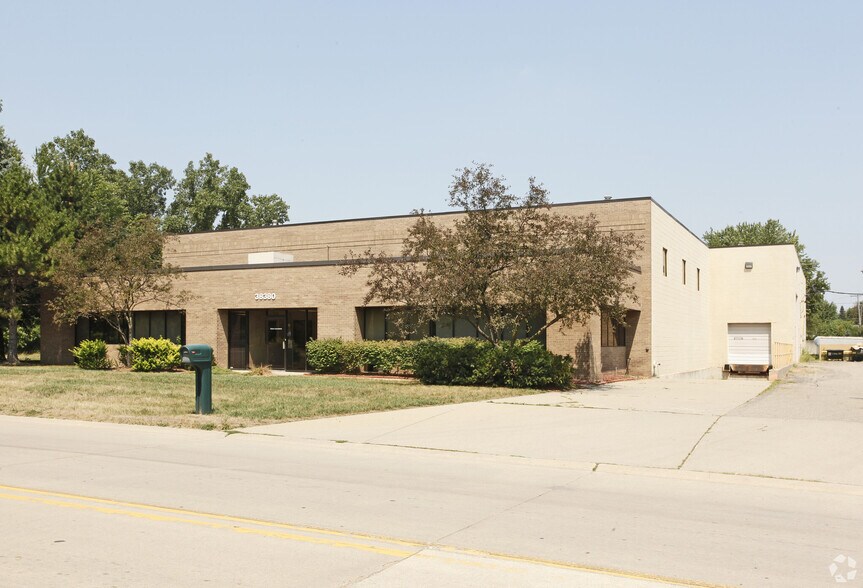More Photos Of 38380-38400 Abruzzi Dr, Westland Warehouse For Lease