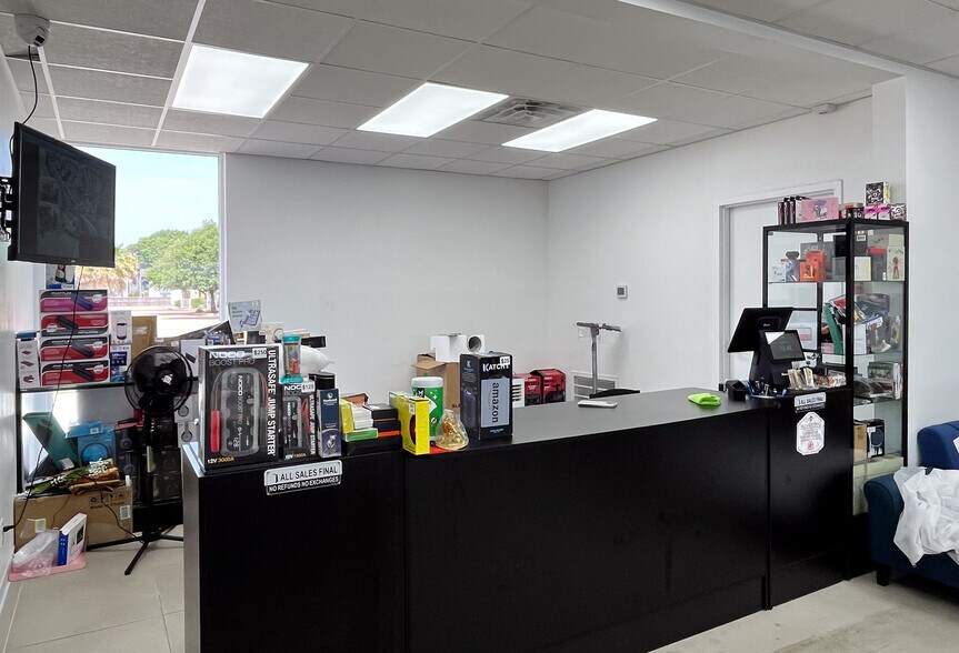 More Photos Of 16210 Clay Rd, Houston Auto Repair For Lease