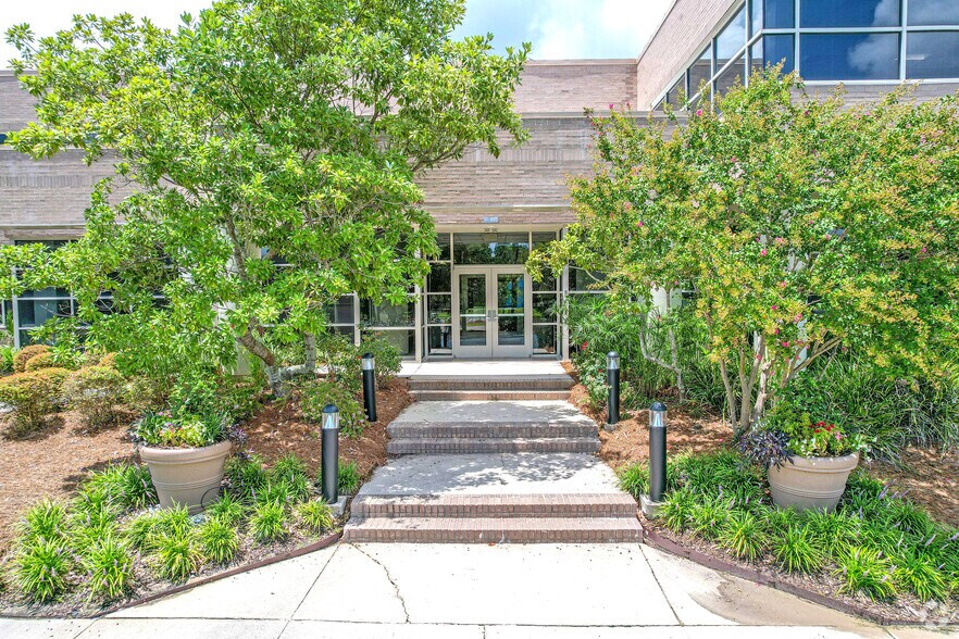 More Photos Of 4340 Corporate Rd, North Charleston Office For Lease