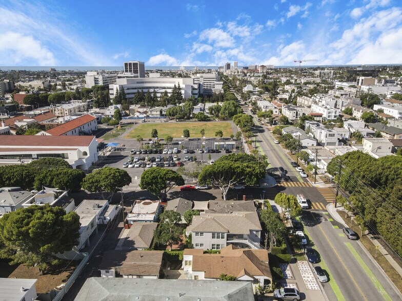 More Photos Of 2440 Arizona Ave, Santa Monica Apartments For Sale