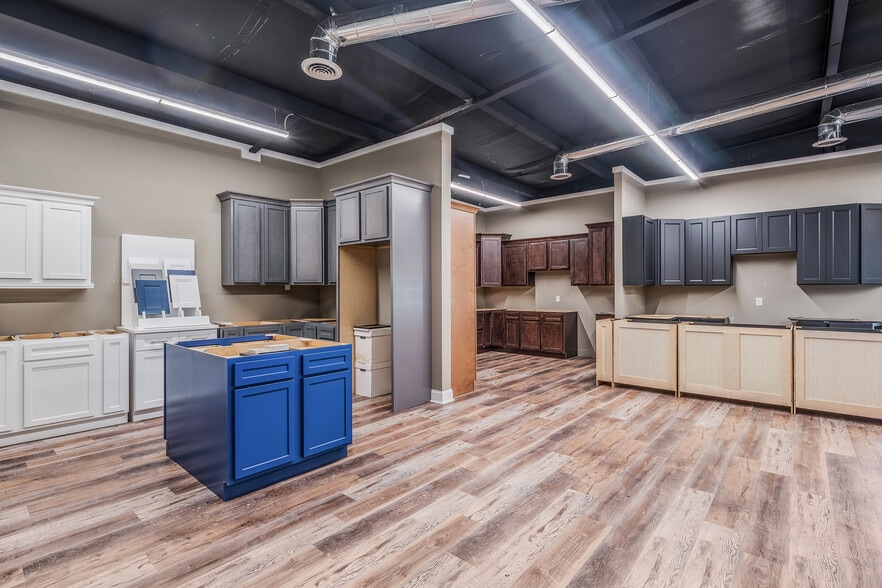 More Photos Of 1003 S Redmond Rd, Jacksonville Freestanding For Sale