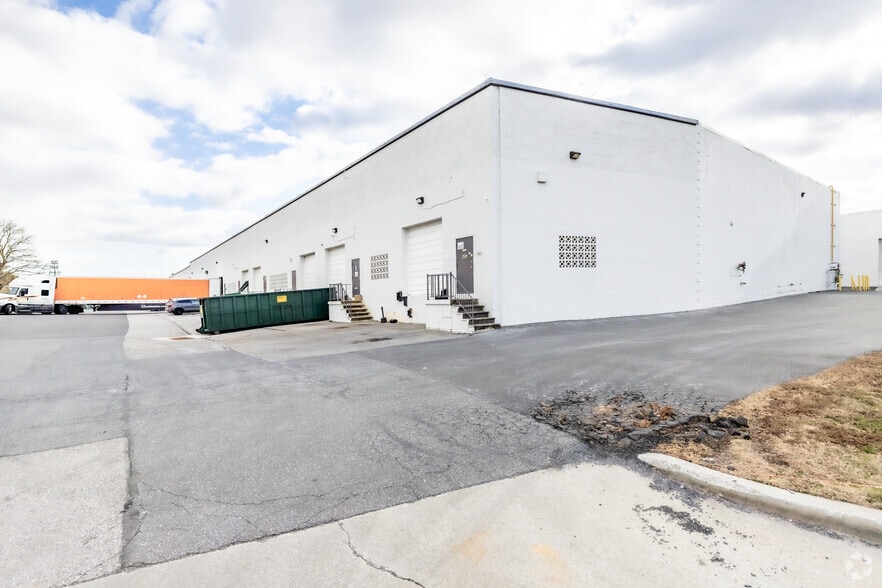 More Photos Of 4139-4153 Amos Ave, Baltimore Unknown For Lease