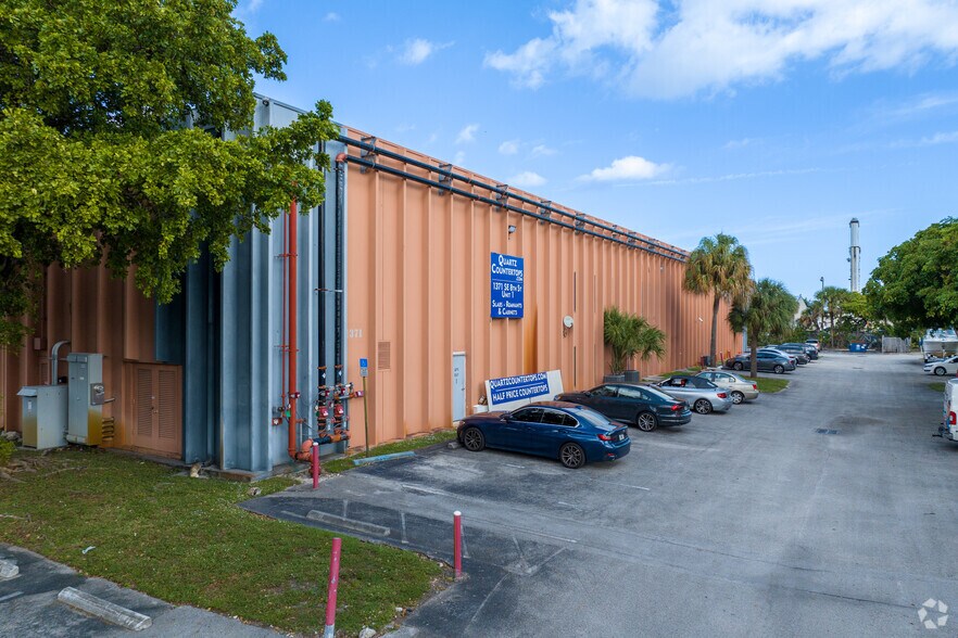 More Photos Of 1371 SW 8th St, Pompano Beach Warehouse For Lease