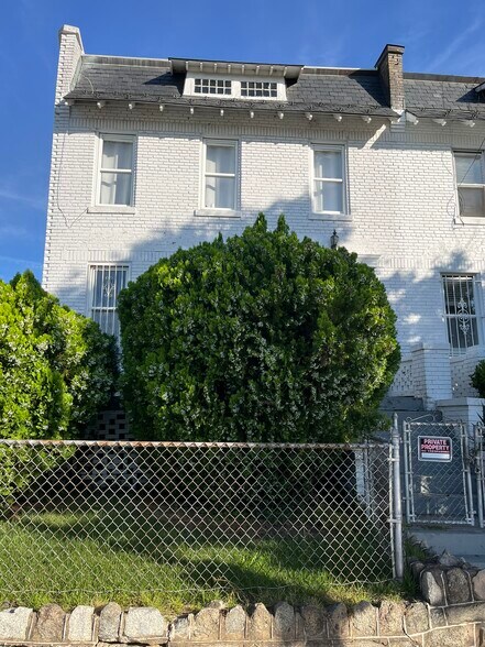 More Photos Of 5 Barney Cir SE, Washington Medical For Lease