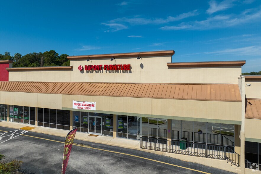 More Photos Of 1980 Wells Rd, Orange Park Freestanding For Lease