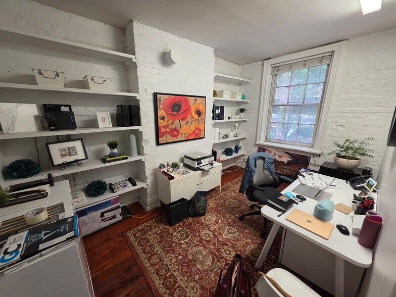 More Photos Of 24 Mercer St, Toronto Loft Creative Space For Lease