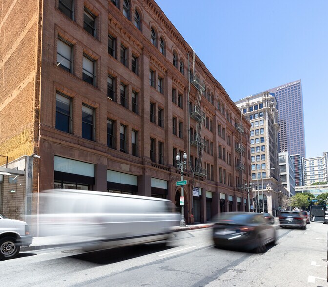 More Photos Of 300-310 S Broadway, Los Angeles Office For Lease