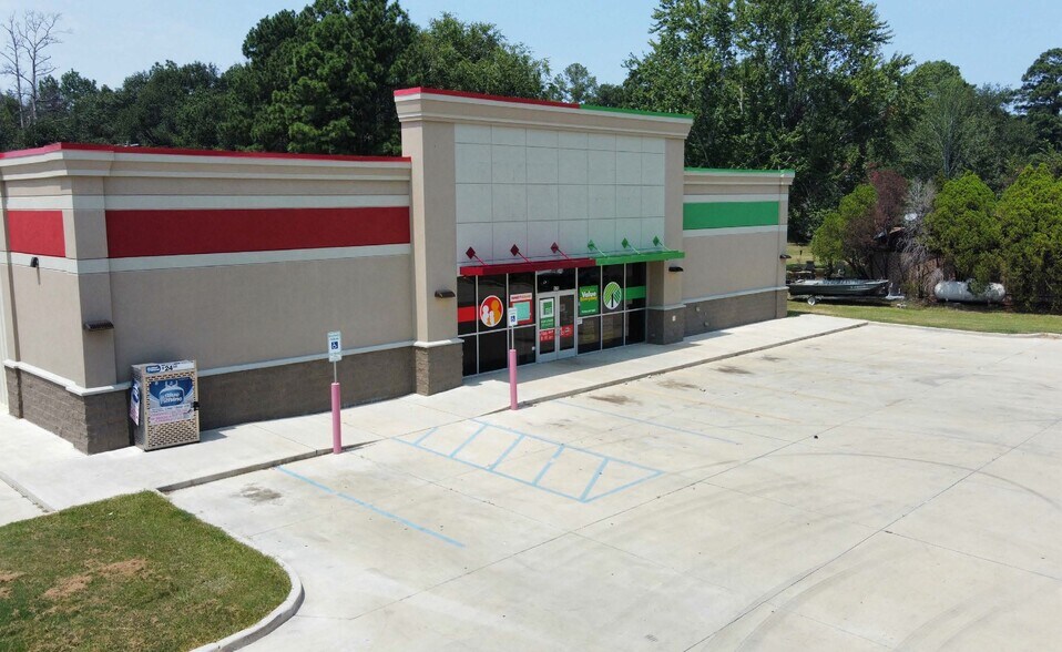 More Photos Of 175 US Highway 96 N, Pineland Freestanding For Sale