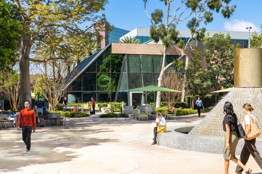 More Photos Of 611 Anton Blvd, Costa Mesa Office For Lease